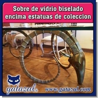 Lee el articulo completo HERMOSO Y LUJOSO SOBRE DE VIDRIO BISELADO ENCIMA ESTATUAS DE COLECCION